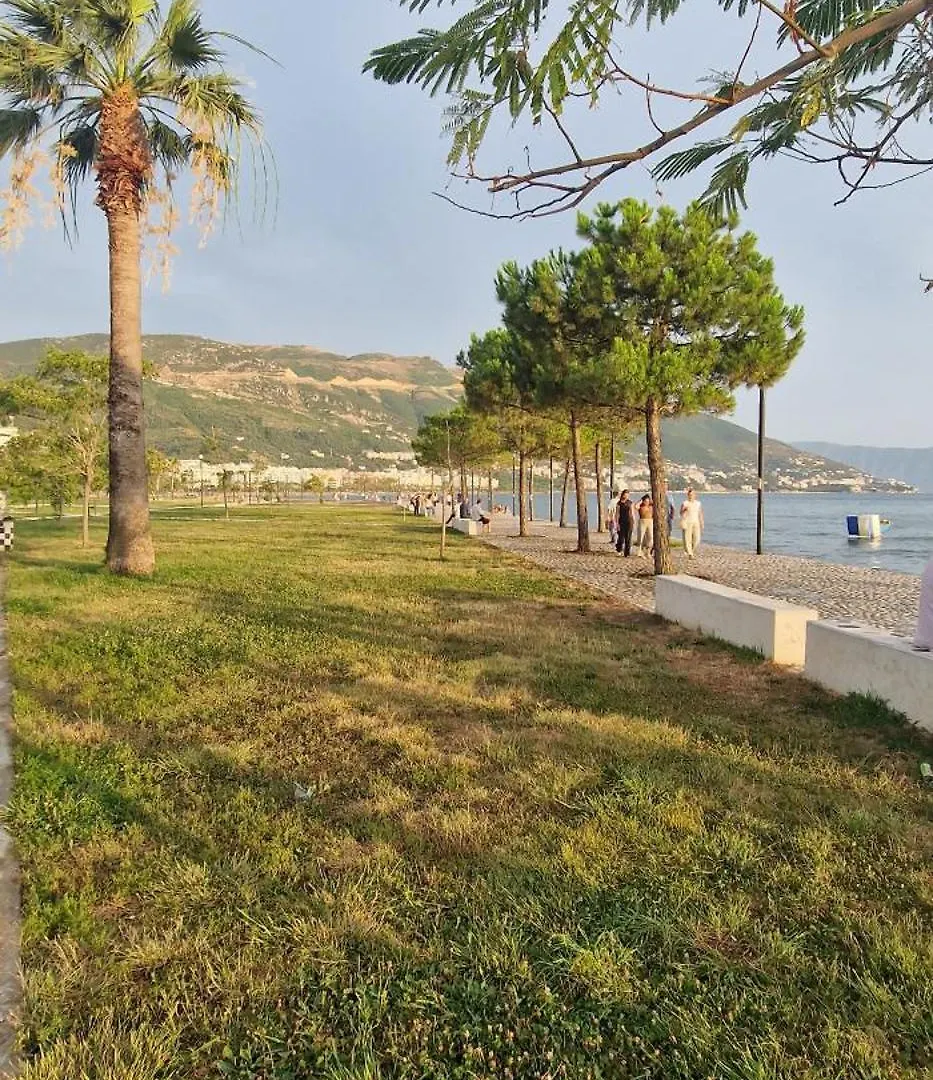 Lungomare Center Apartment Vlore